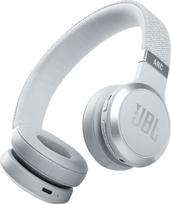 Baltos spalvos belaidės "Bluetooth" ausinės "JBL Live 460NC" su triukšmo slopinimo funkcija ir balso asistentu, iki 50 valandų mėgavimosi muzika