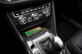 INBAY 15 W mobiliojo telefono laikiklis automobilyje Indukcinis / belaidis, tinkamas VW Tiguan (AD1), Tiguan Allspace (AD1) - Automobilių laikiklių priedai Interjeras - Qi