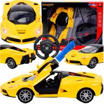 Nuotoliniu būdu valdomas sportinis automobilis