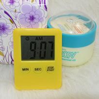 Multi-Use Countdown Timer: Student Self-Discipline, Kitchen Cooking, and Medication Reminder geltona