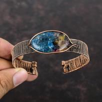 Varinė arbūzinio turmalino apyrankė-bangle, brangakmenis, varine viela apvyniota apyrankė, reguliuojama apyrankė, rankų darbo, unikali apyrankė, vielos apvyniojimo papuošalai, dovanos