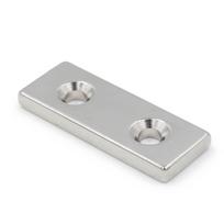 Magnes Neodymowy Płytkowy Z Otworami Pod Wkręt 40X15X4Mm Prostokątny Hunter