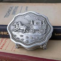 Vintage European Metal Jewelry Box: Elegant Irregular Design for Desktop Ornamentation