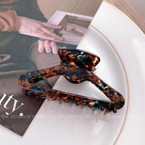Premium Triangular Shark Hair Clipper Elegant Vintage Design For Womens Hair GreenBrown 9.3cm