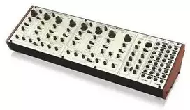 Behringer 2-XM stalinis analoginis sintezatorius
