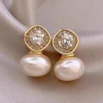 Zir*****val pearl stud earrings light luxury high sense elegant temperament earrings niche versatile earrings