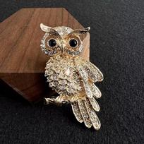 European and American Retro Style Fine Glitter Owl Brooch, Feminine and Versatile Brooch 3CM*5CM beige