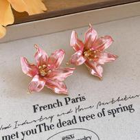 Holiday style silver needle spray paint flower stud earrings fresh and sweet fashion simple temperament earrings light luxury high-end earrings