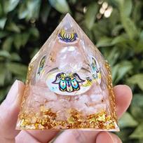 Crystal Gravel Pyramid Resin Ornament - Home and Office Decoration Gift 5 cm (Neutral Color Box)