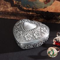 Heart-Shaped Vintage Rose Princess Jewelry Box | Metal Mini Keepsake Gift 6x6x3.4 cm
