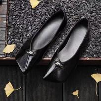 Light and mature style, medieval square head, grandma shoes, genuine leather, shallow mouth single shoes, one pedal, commuting versatile, new models 35 juoda