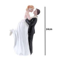 Resin Couple Figurines Cake Decoration With Handpainted Finish For Anniversary Celebration