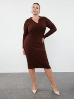 TRENDYOL PLUS SIZE Moteriška kasdienė suknelė
