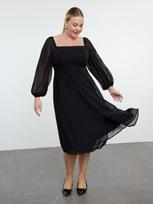 TRENDYOL PLUS SIZE Moteriška proginė suknelė
