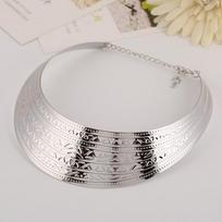 European Style Metal Geometric Necklace With Electroplated Finish For Women And Men