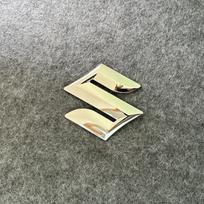 HECQ4 ABS Sidabrinės Priekinės Grotelės Galinės Bagažinės Emblemos Lipdukai SUZUKI SWIFT 3D Automobilio Logotipo Ženklelis Atsparus Vandeniui Auto Stiliaus Aksesuarai