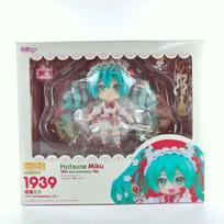 IN stock 1939 Hatsune Miku Anime Figure 15th Anniversary Strawberry Miku Action Figure Collection Model Doll Toys Gift
