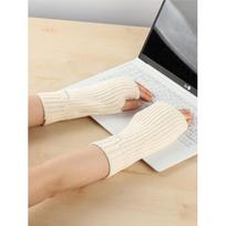 Daiso Embroidered Point Short Hand Warmer Ivory