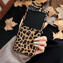Madingas leopardo rašto sulankstomas magnetinis telefono dėklas, skirtas Motorola Razr 50 60 70 Ultra 60Pro, su mielu žvaigždutės pakabuku ir dirželiu, apsauginis dangtelis For Razr 70 beige