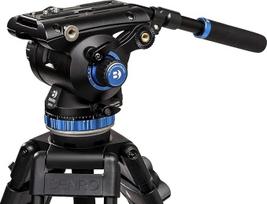 "Benro S8 PRO" plokščios bazės skystoji vaizdo galvutė, maksimalus svoris 17,6 kg, 8 žingsnių atsvara (0-7), 3/8"-16 priedų laikikliai, 3/8"-16 galvos laikiklis, su rankena (S8PRO)