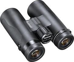 "Bushnell Engage" 8x42 mm universalus žiūronas. BEN842. Pridedamas dėklas ir dirželis. Aukštos kokybės dielektrinės prizmės danga, praleidžianti 92 % šviesos. Bak-4 stogo prizmės