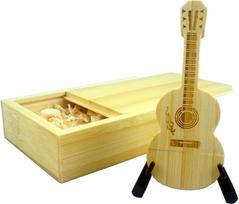 "Desuerte" 16GB medinė bambuko gitaros USB atmintinė su bambuko dovanų dėžute