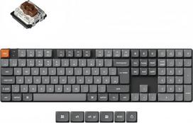 "Keychron K5 Max" itin plona belaidė mechaninė klaviatūra, 109 klavišų, DE-ISO išdėstymas, QMK/VIA, programuojami, "Bluetooth" 5,1/2,4 GHz / laidinis RGB apšvietimas, karšto keitimo, žemo profilio, rudos spalvos jungiklis