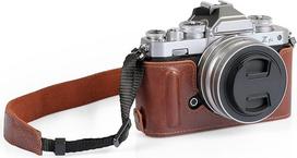 "MegaGear MG2016 Ever Ready" natūralios odos fotoaparato dėklas, suderinamas su "Nikon Z fc" (rudas)
