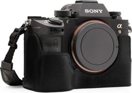"MegaGear" MG1243 "Sony Alpha A7RIII", A9, A7III "Ever Ready" natūralios odos fotoaparato pusinis dėklas ir dirželis - juodas