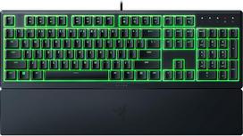 "Razer Ornata V3 X" - plokščia "Mecha" membraninė žaidimų klaviatūra (tylūs membraniniai jungikliai, ergonomiška riešo atrama, nuo UV spindulių apsauganti danga) QWERTY JAV išdėstymas | Juoda