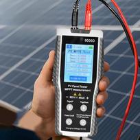 9000D Solar-Panel-Testger?t mit 2,8-Zoll-TFT-Farbdisplay, 5¨C800 W Leistungsbereich, MPPT-Leistungsanalyse f¨¹r Photovoltaik-Module, ¡À1,5% Genauigkeit, ¨¹berlast-/Kurzschluss-/Umkehr