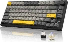 A.JAZZ AK820PRO belaidė mechaninė klaviatūra, 2,4 GHz/BT5.0/USB-C, 75 % išdėstymas, 81 klavišas su TFT spalvotu ekranu ir CNC mygtuku, RGB apšvietimas, "Hotswap", PBT klavišų dangtelis, 4000 mAh, pilka (dovanų jungiklis)