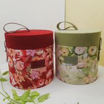 Spring 2024 Floral Round Gift Box: Elegant European-Style Candy Box for Weddings, Festivals, and Valentine's Day. 10.5x10.5x13 cm bordinė