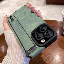 Luxury Suede Fur Leather Wrist Strap Holder Soft Phone Case For iPhone 16 15 11 12 13 14 Pro Max 16 Plus Shockproof Bumper Cover For iPhone 12 Pro žalia