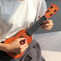 Vaikai gali plėšti stygas ir žaisti Yukrili Toys pradedančiųjų lygio gitara galvosūkiais ir muzikos instrumentais
