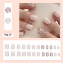 Trumpas Pure Desire Simple Milk White Glitter Nail Art Saldus europietiškas ir amerikietiškas netikras nagų apdailos tabletės. beige