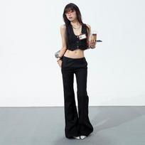 **BINGO Office Siren: Cool Low-Waisted Pleated Wide-Leg Trousers** Extra Small