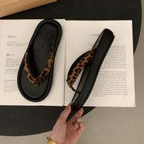 Madingi Nauji Vasariniai Paplūdimio Šlepetės Moteriškos Šlepetės Madingos Su Pirštų Dalimi Moteriškos Laisvalaikio Minkšto Paduko Suknelės Šlepetės 35 leopardas
