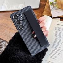 Luxury Carbon Fiber Pattern Silicone Wrist Strap Case For Samsung Galaxy S25 S24 S23 Ultra Plus Shockproof Hard PC Thin Cover For Galaxy S24 Plus juoda