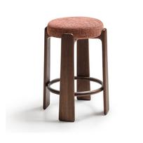 Terakotos spalvos/tamsios natūralios spalvos iš uosio masyvo baro taburetė (sėdynės aukštis 75 cm) Granite – Kave Home