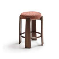 Terakotos spalvos/tamsios natūralios spalvos iš uosio masyvo baro taburetė (sėdynės aukštis 65 cm) Granite – Kave Home