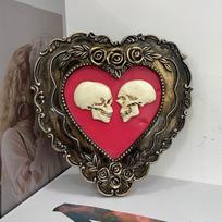 Skeleton Decor Resin Gothic Figurine Creative Romantic Love Skull Ornaments Craft Skeleton Spooky Wall Art for Home decoration CN