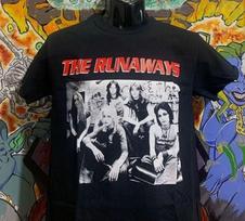 Vintažiniai The Runaways Grupės Juodi Marškinėliai Trumpomis Rankovėmis Unisex Visų Dydžių Unisex Marškinėliai 5XL įvairiaspalvis