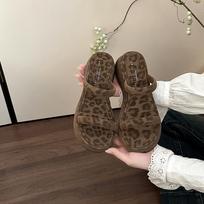 Niche pinch flip-flops shoes women's shoes fashion wear 2025 summer wedge heel French small sandals casual sandals 35 ruda