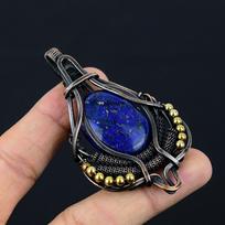 Gražus Lapis Lazuli brangakmenio gryno vario vielos apvyniotas dizainerio rankų darbo pakabukų papuošalas, dovana jai 3.07 Inches mėlyna