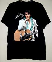 Elvis Presley Dainuojantis Su Savo Gitara Parašo Unisex Marškinėlis Visų Dydžių S įvairiaspalvis