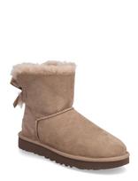 UGG - W Mini Bailey Bow Ii - Aulinukai plokščiu kulnu - Smėlio