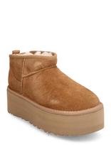 UGG - W Classic Ultra Mini Platform - Žieminiai batai - Ruda