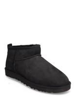 UGG - M Classic Ultra Mini - Žieminiai batai - Juoda