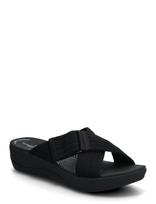 Clarks - Arla Wave D - Plokščiapadės basutės - Juoda